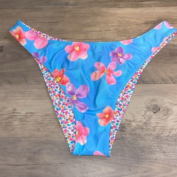 Wild Fable women’s large 12 14  bikini bottom Floral blue pink reversible NWT - Picture 1 of 7